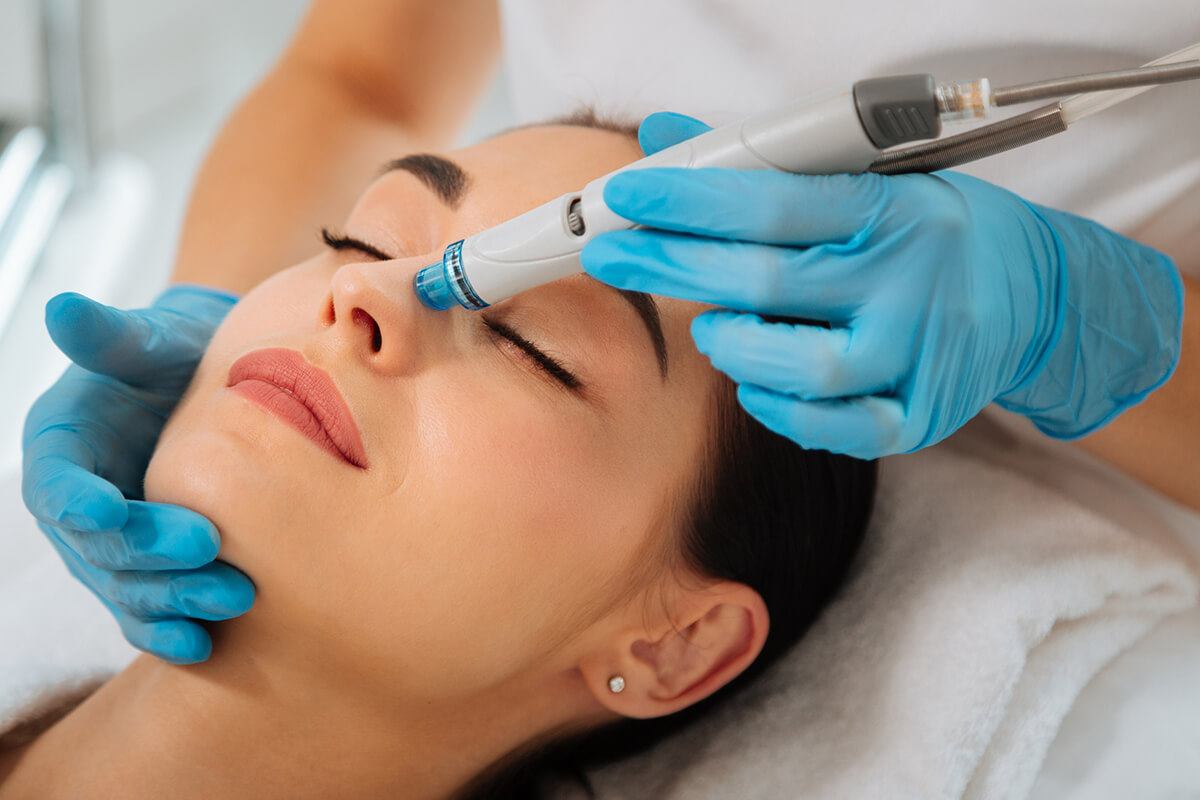 Dr. Jamrozek Now Offering AquaFirme Hydrafacials